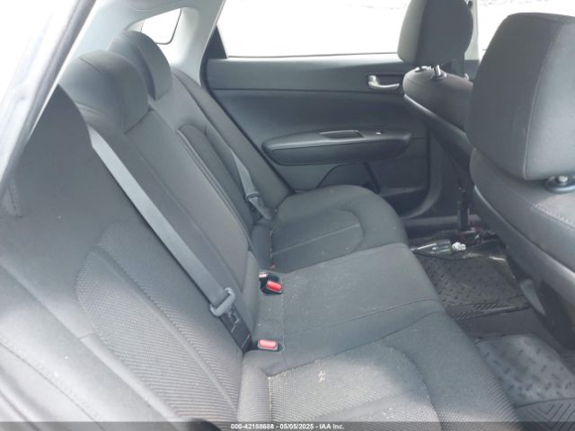 5XXGT4L37KG320260 KIA Optima Lx