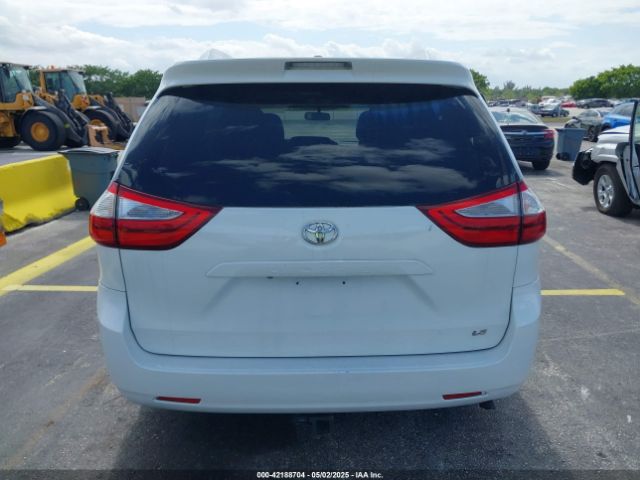5TDKK3DC4FS628853 Toyota Sienna Le 8 Passenger
