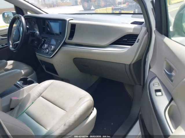 5TDKK3DC4FS628853 Toyota Sienna Le 8 Passenger