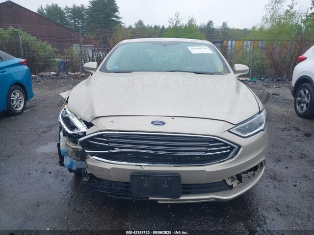 3FA6P0T90JR112823 Ford FUSION SE