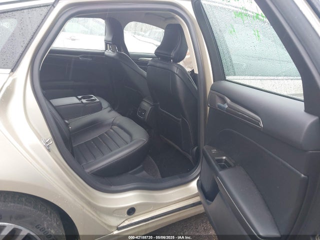 3FA6P0T90JR112823 Ford FUSION SE