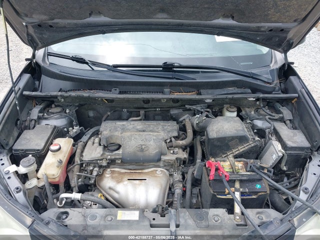 JTMZFREV7GJ078424 Toyota RAV4 LE
