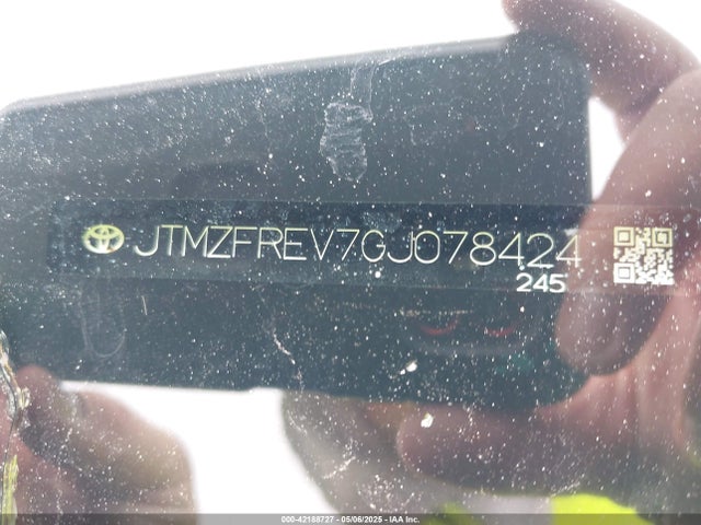 JTMZFREV7GJ078424 Toyota RAV4 LE