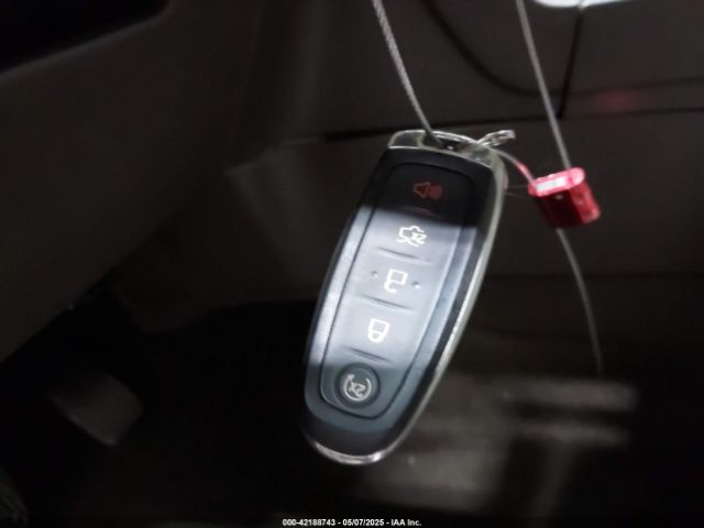 5LMJJ2JTXHEL14039 Lincoln Navigator Select
