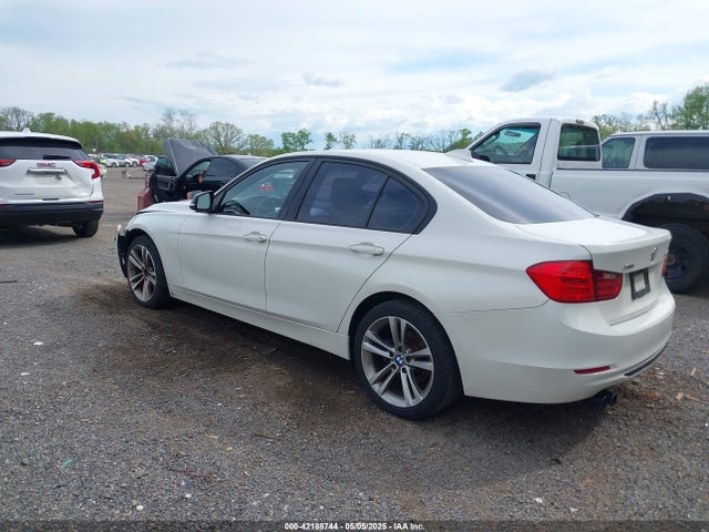 2013 BMW 3 SERIES WBA3B3C50DJ810290 Photo 2