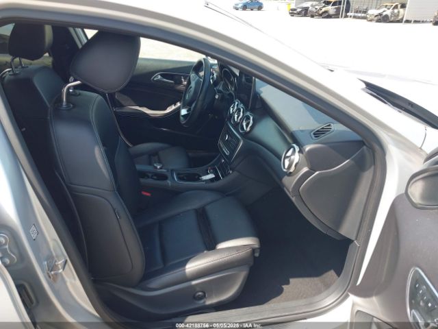 2019 MERCEDES-BENZ GLA 250 WDCTG4EB6KU000469 Photo 4