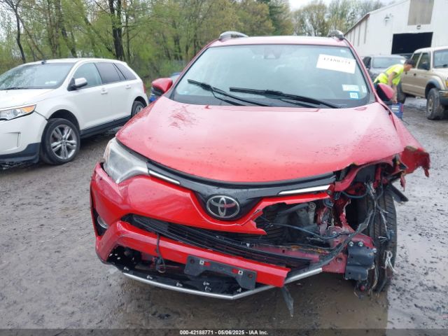 JTMRFREV0HJ154907 Toyota Rav4 Xle