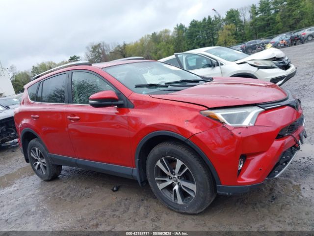 JTMRFREV0HJ154907 Toyota Rav4 Xle
