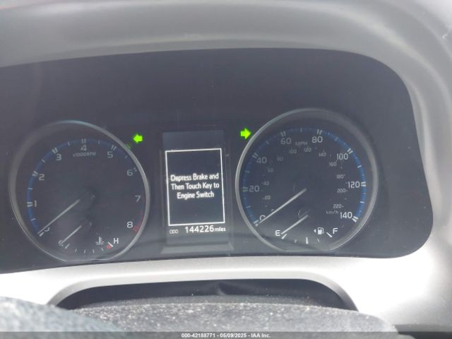 JTMRFREV0HJ154907 Toyota Rav4 Xle