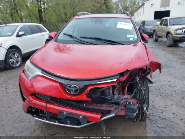 JTMRFREV0HJ154907 Toyota Rav4 Xle
