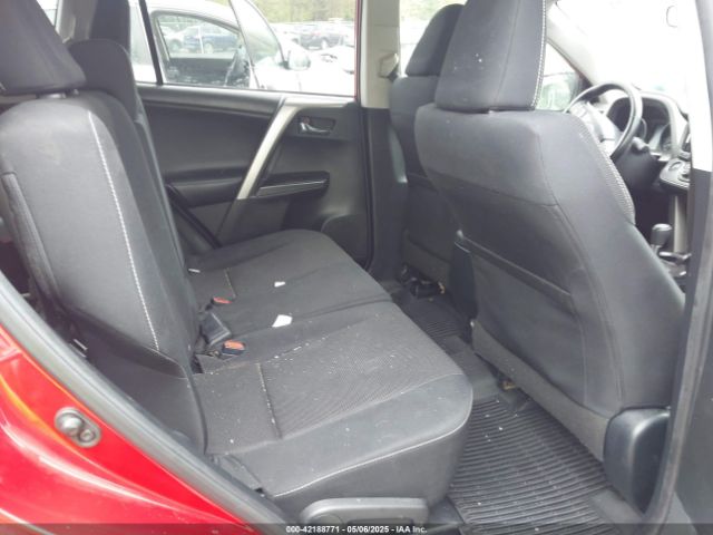 JTMRFREV0HJ154907 Toyota Rav4 Xle