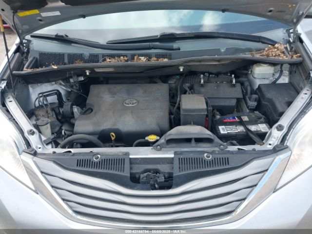 5TDDK3DC7ES081231 Toyota Sienna Xle 7 Passenger