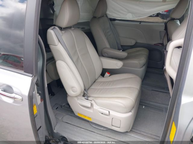 5TDDK3DC7ES081231 Toyota Sienna Xle 7 Passenger