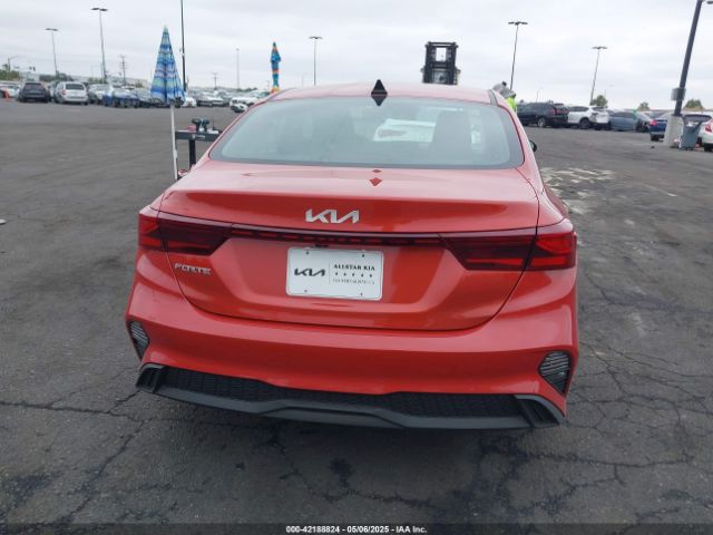 3KPF24AD1NE490976 KIA Forte Lxs