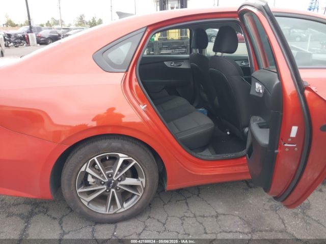 3KPF24AD1NE490976 KIA Forte Lxs