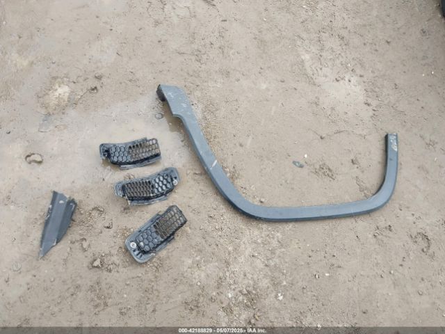 1C4PJLCB3FW791396 Jeep Cherokee Latitude
