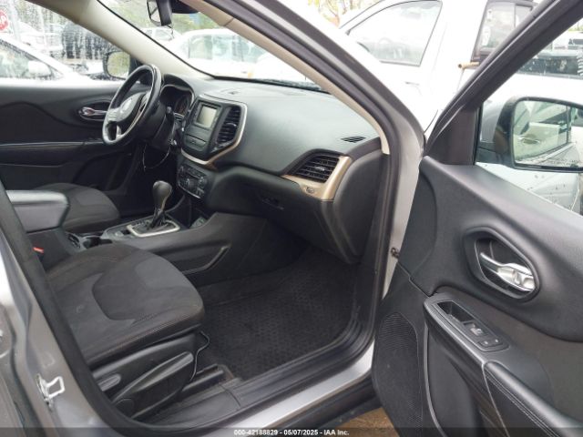 1C4PJLCB3FW791396 Jeep Cherokee Latitude