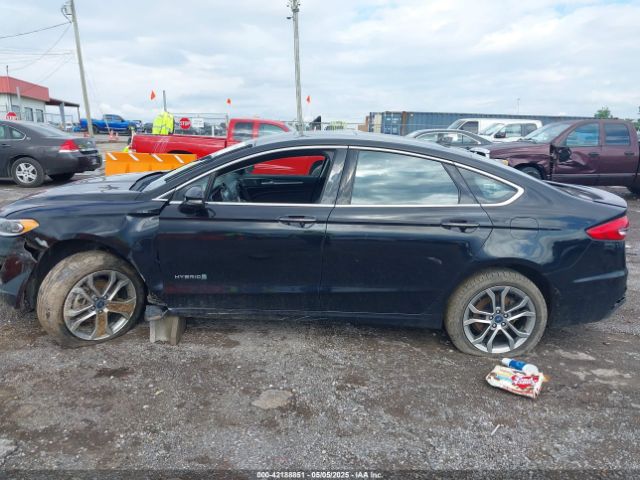 3FA6P0RU0KR169164 Ford Fusion Hybrid Titanium