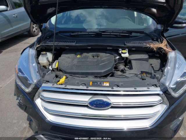 1FMCU0J94KUB93601 Ford Escape Titanium