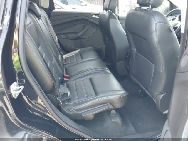 1FMCU0J94KUB93601 Ford Escape Titanium