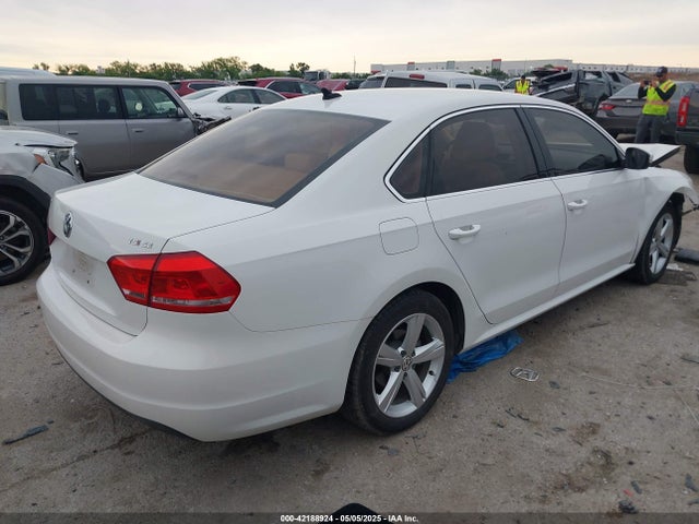 1VWBS7A34EC079454 Volkswagen Passat 1.8t Se
