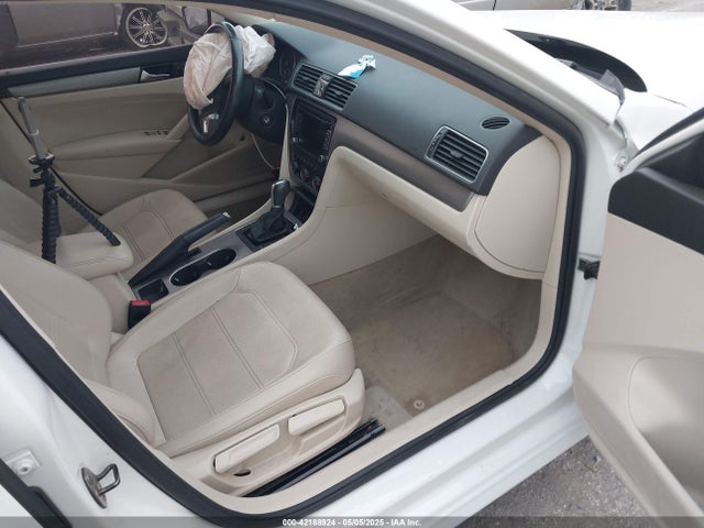 1VWBS7A34EC079454 Volkswagen Passat 1.8t Se