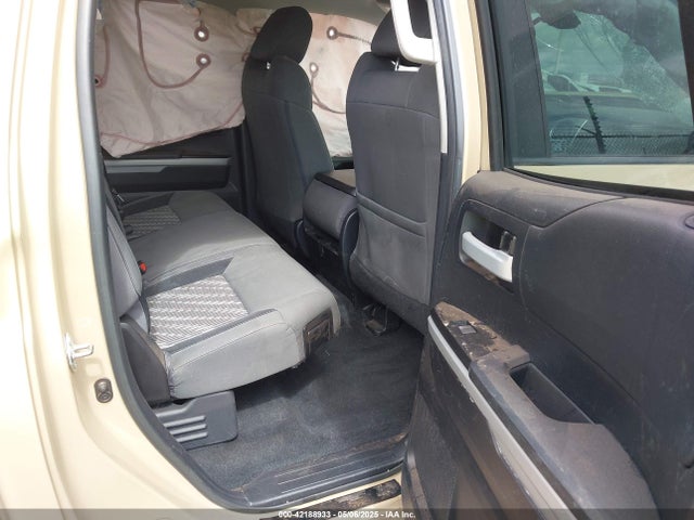 5TFUY5F17JX726941 Toyota Tundra Sr5 5.7l V8