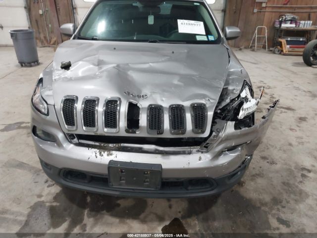 1C4PJMCB2HW621930 Jeep Cherokee Latitude 4x4