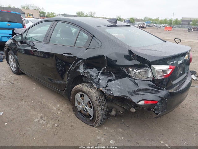 1G1BC5SM2H7223276 Chevrolet Cruze Ls Auto
