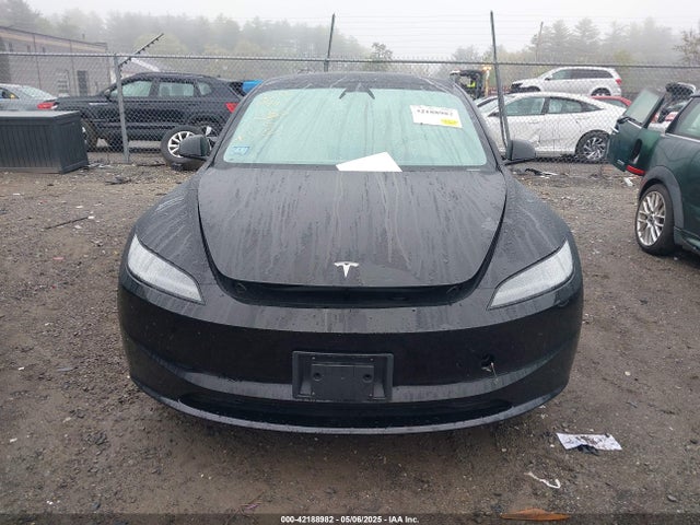 5YJ3E1EB1SF919105 Tesla 2025