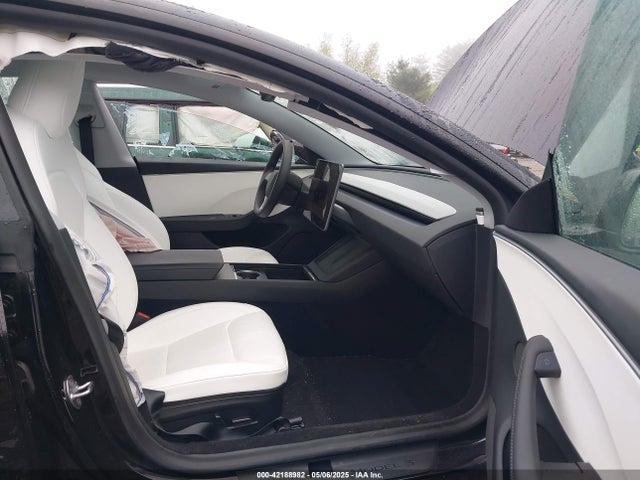 2025 TESLA MODEL 3 5YJ3E1EB1SF919105 Photo 4