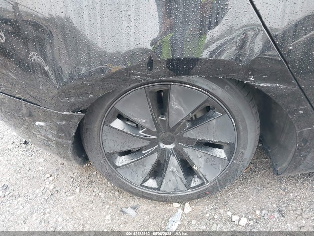 2025 TESLA MODEL 3 5YJ3E1EB1SF919105 Photo 5