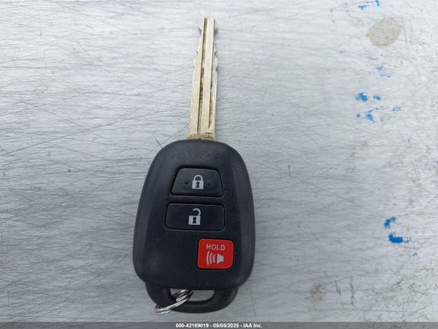 Toyota RAV4 LE 2017 JTMZFREV3HJ124333 Image 11