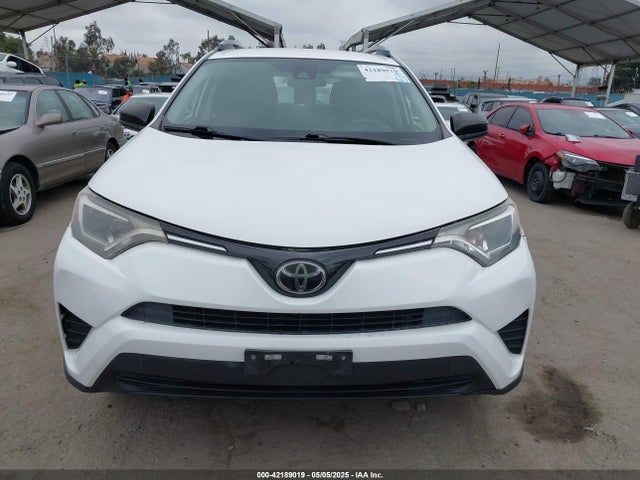 Toyota RAV4 LE 2017 JTMZFREV3HJ124333 Image 12