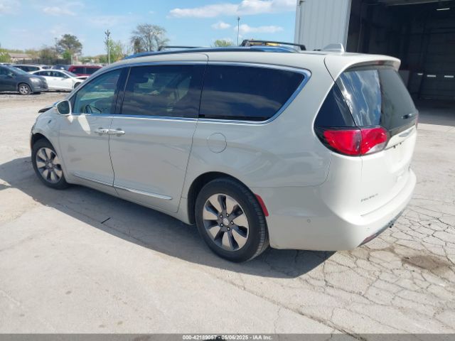 2017 CHRYSLER PACIFICA HYBRID 2C4RC1N7XHR723768 Photo 2