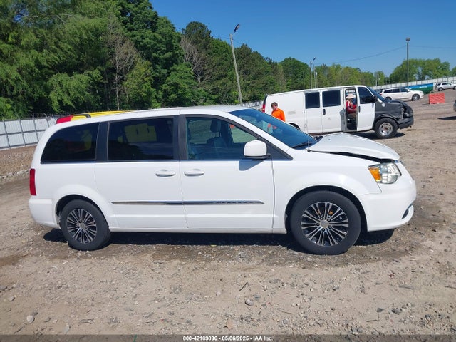 2C4RC1HG2ER307219 Chrysler Town & Country S