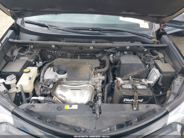 2T3NFREV3HW342031 Toyota RAV4 SE