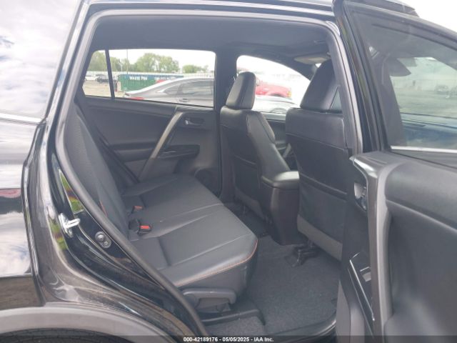 2T3NFREV3HW342031 Toyota RAV4 SE