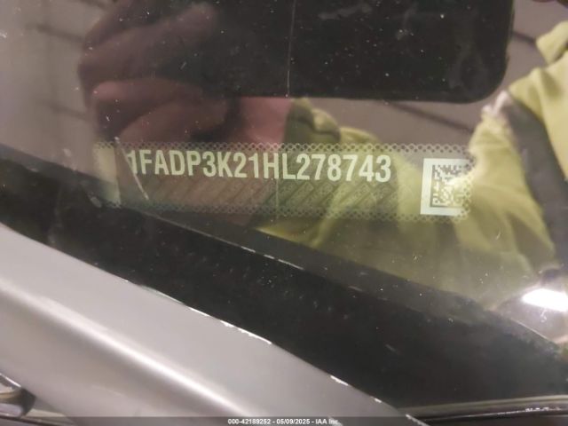 1FADP3K21HL278743 Ford FOCUS SE