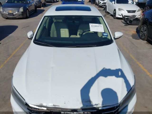 1VWBS7A39GC019804 Volkswagen Passat 1.8t Se