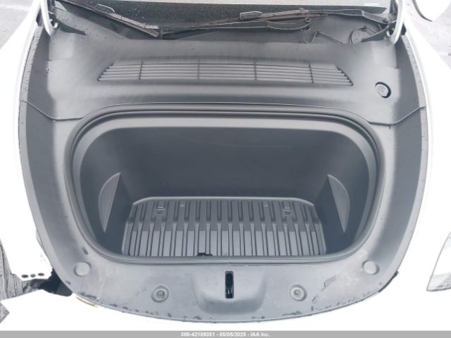 2022 TESLA MODEL Y 7SAYGDEF4NF411416 Photo 9