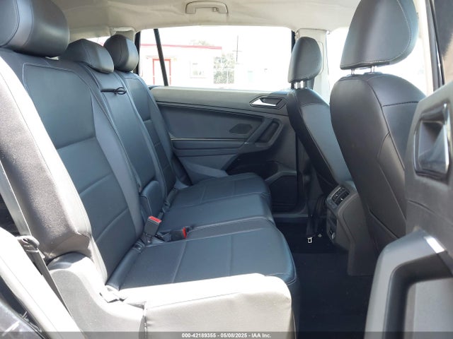 3VV3B7AX3JM210300 Volkswagen Tiguan 2.0t Se/2.0t Sel