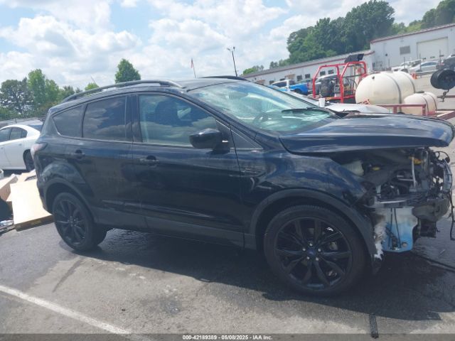 1FMCU0GDXHUC47391 Ford ESCAPE SE