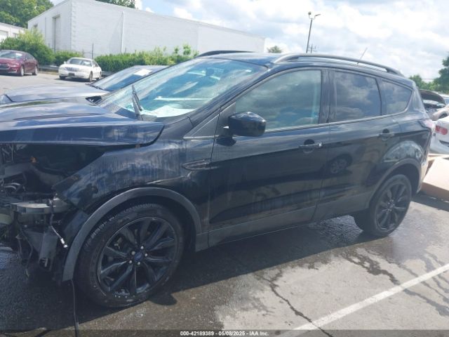 1FMCU0GDXHUC47391 Ford ESCAPE SE