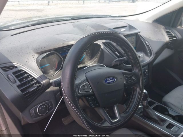 1FMCU0GDXHUC47391 Ford ESCAPE SE