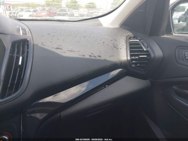 1FMCU0GDXHUC47391 Ford ESCAPE SE