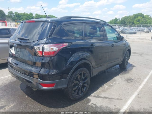 1FMCU0GDXHUC47391 Ford ESCAPE SE