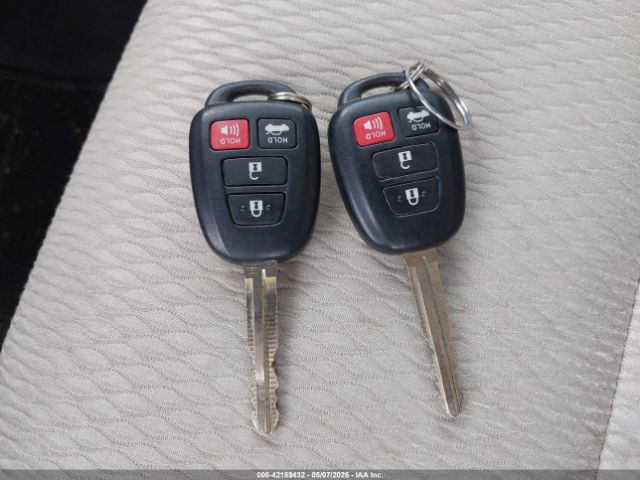 2T1BURHE3GC526947 Toyota COROLLA LE