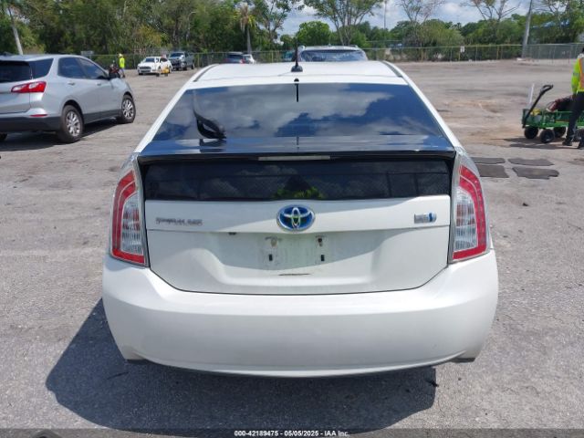 JTDKN3DU5F0463995 Toyota Prius Four