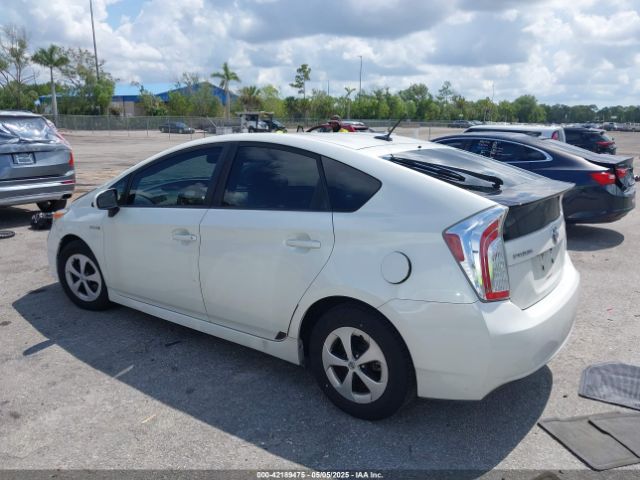 JTDKN3DU5F0463995 Toyota Prius Four